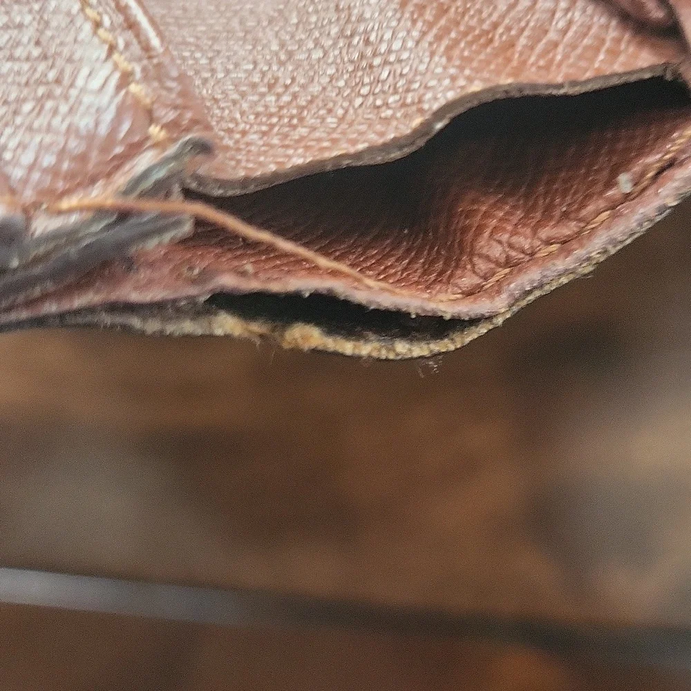 Louis Vuitton KISSLOCK WALLET - Picture 7 of 9